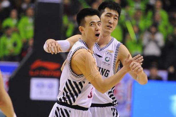 德转列多特历史最贵阵：哈兰德领衔，贝林、桑乔、罗伊斯上榜（德转盘点多特史上最贵阵容：哈兰德领衔，贝林厄姆、桑乔、罗伊斯在列）