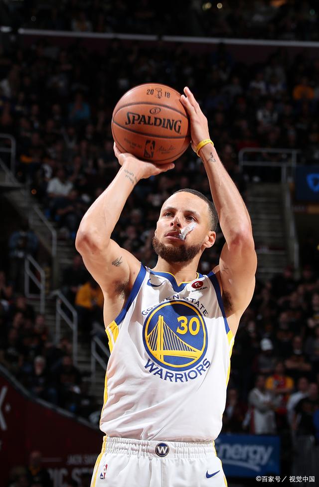 博主：利物浦考虑让杰拉德任临时主帅，同时也看好纳格尔斯曼（消息称利物浦考虑由杰拉德担任看守主帅，同时青睐纳格尔斯曼）