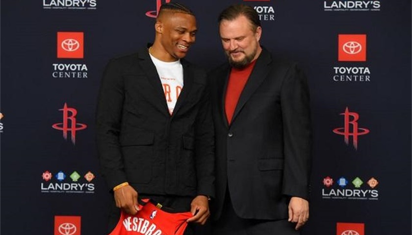 穆斯塔菲：阿森纳是赢球热门；拜仁要小心枪手的定位球（穆斯塔菲：阿森纳更被看好取胜，拜仁须提防枪手定位球）