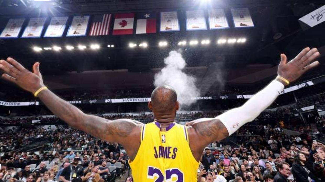 这波操作真是离谱又好看（离谱又上头的一波神操作）