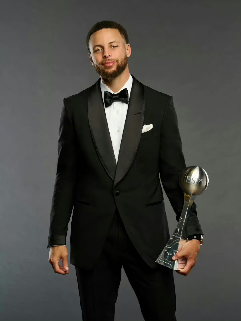 NBA杯半决赛看点：文班复出欲终结雷霆连胜，班凯罗PK布伦森（NBA杯半决赛前瞻：文班复出冲击雷霆连胜，班凯罗对决布伦森）