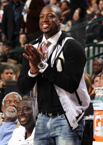 回顾一下樊振东与王楚钦的经典大战！ 王之暴冲vs稳如胖山！确实相当精彩（重温樊振东与王楚钦的巅峰之战：狂猛冲击对阵稳若磐石，精彩纷呈）