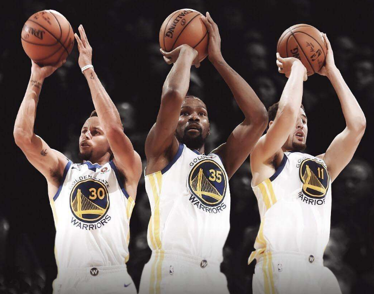 王国明：守门就像守护家，不能让别人过来动不动就把东西拿走（王国明：守门如守家门，绝不让对手轻易得手）