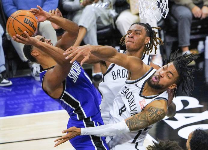 12月6日NBA看点：黄绿大战激情上演，雷霆冲击14连胜（12月6日NBA焦点：黄绿巅峰对决开战，雷霆剑指14连胜）