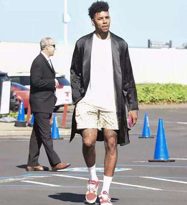 足球世界杯亚洲区赛程变化分析（足球世界杯亚洲区赛程变动解析）