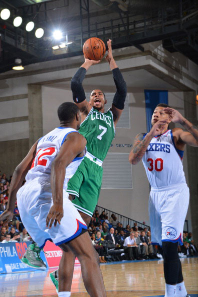 圣吉罗斯主帅：我们展现出了勇气和激情，对球队表现感到满意（圣吉罗斯主帅：球队展现勇气与激情，我对表现很满意）